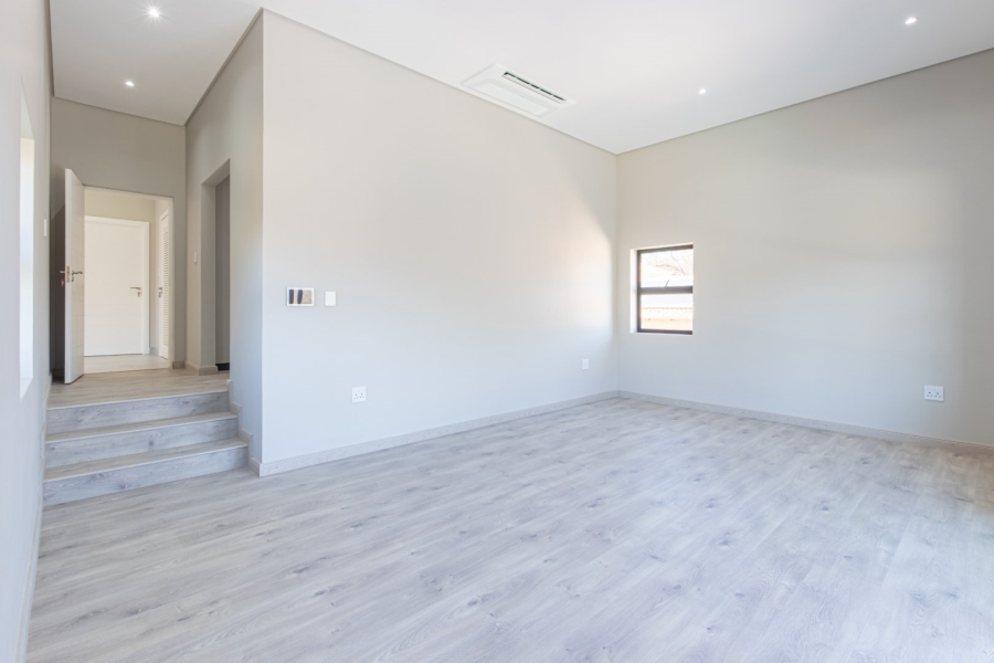 5 Bedroom Property for Sale in Avianto Estates Gauteng
