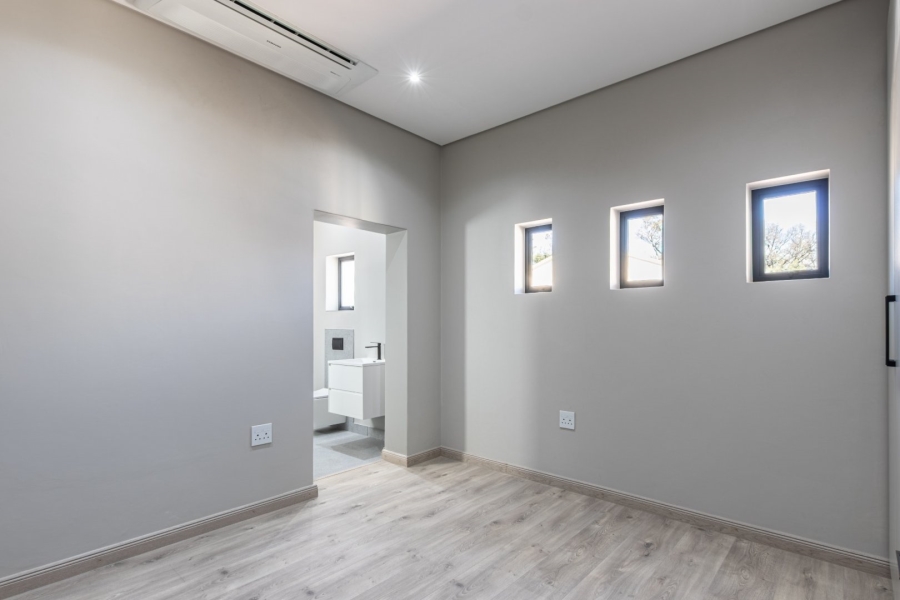 5 Bedroom Property for Sale in Avianto Estates Gauteng