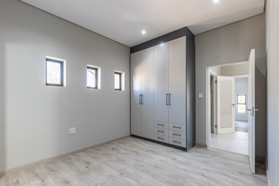 5 Bedroom Property for Sale in Avianto Estates Gauteng