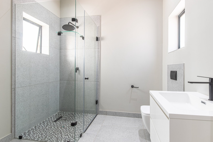 5 Bedroom Property for Sale in Avianto Estates Gauteng