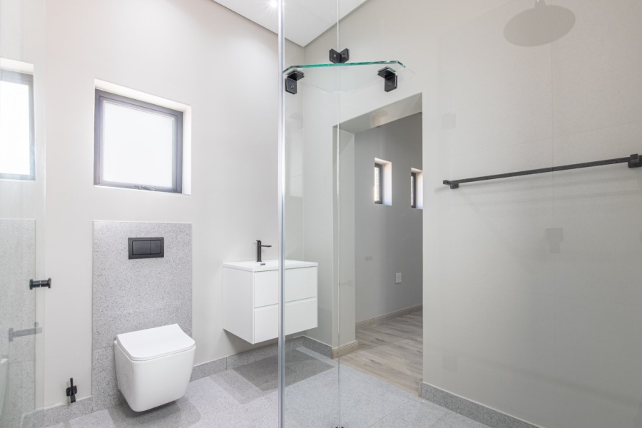5 Bedroom Property for Sale in Avianto Estates Gauteng