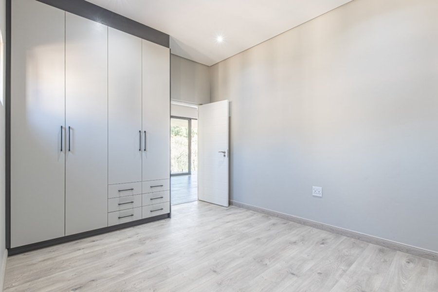 5 Bedroom Property for Sale in Avianto Estates Gauteng