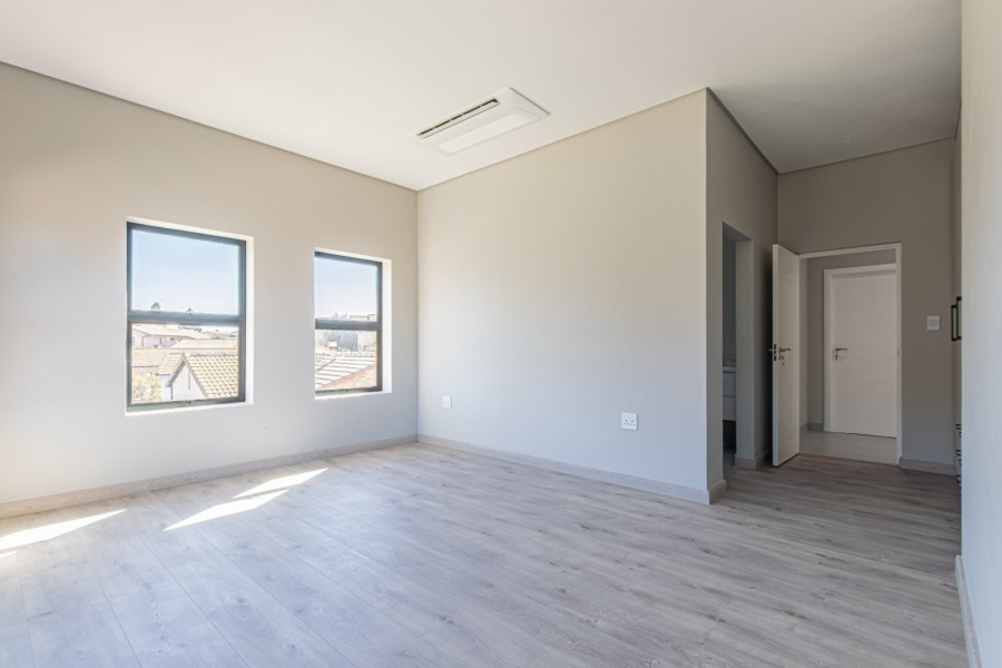 5 Bedroom Property for Sale in Avianto Estates Gauteng