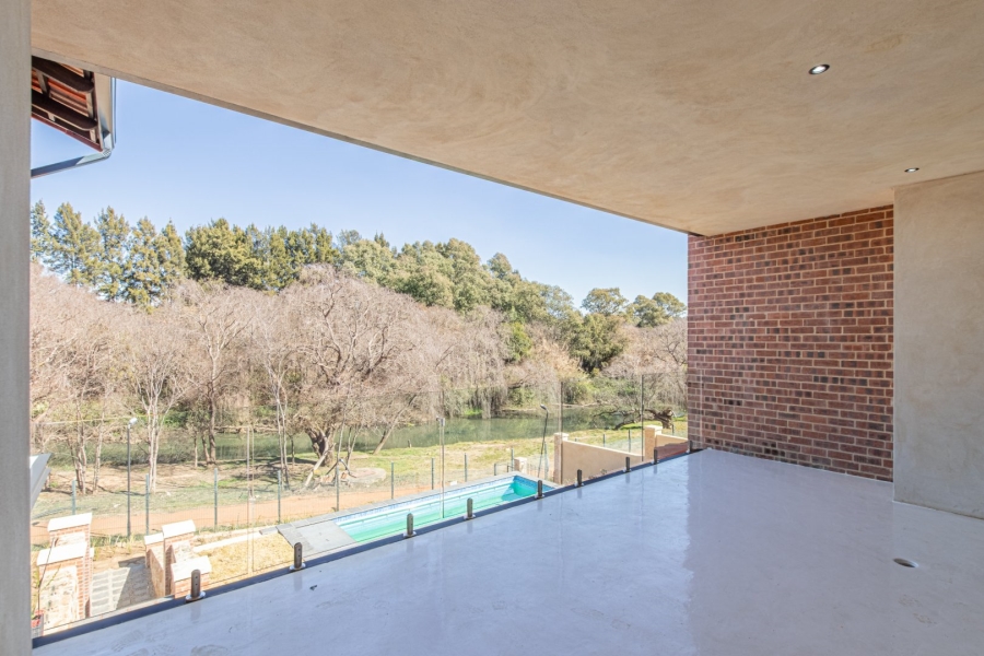 5 Bedroom Property for Sale in Avianto Estates Gauteng