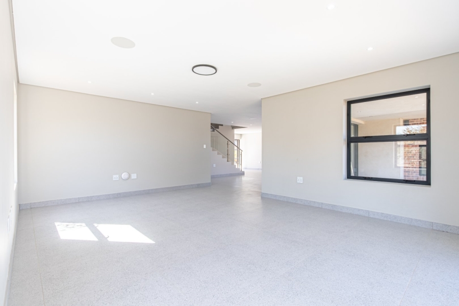 5 Bedroom Property for Sale in Avianto Estates Gauteng