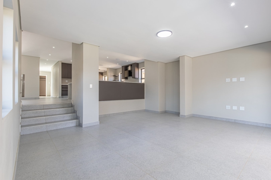 5 Bedroom Property for Sale in Avianto Estates Gauteng
