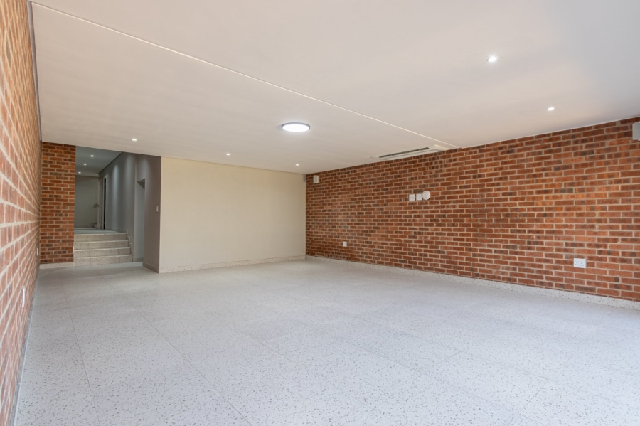 5 Bedroom Property for Sale in Avianto Estates Gauteng