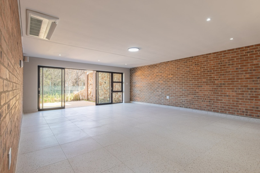 5 Bedroom Property for Sale in Avianto Estates Gauteng