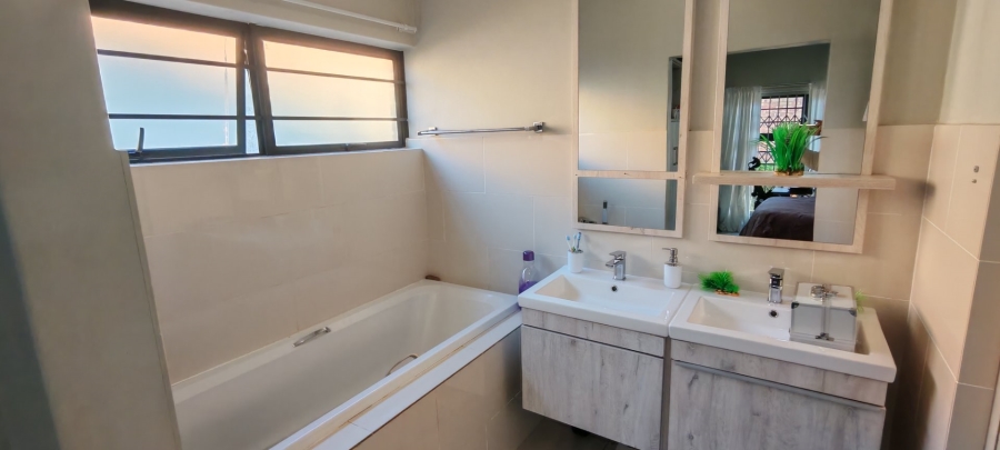 3 Bedroom Property for Sale in Amberfield Gauteng