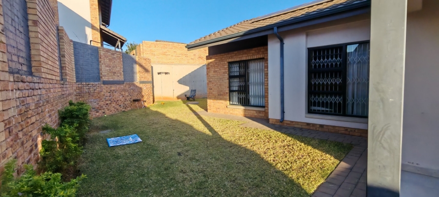 3 Bedroom Property for Sale in Amberfield Gauteng