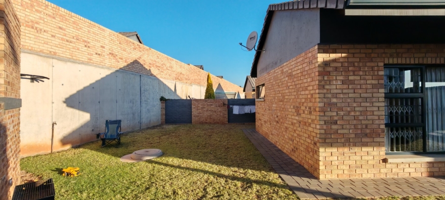 3 Bedroom Property for Sale in Amberfield Gauteng