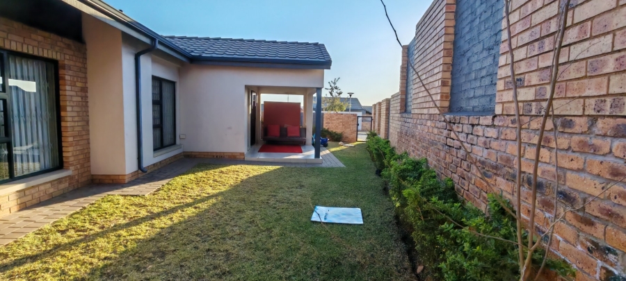 3 Bedroom Property for Sale in Amberfield Gauteng