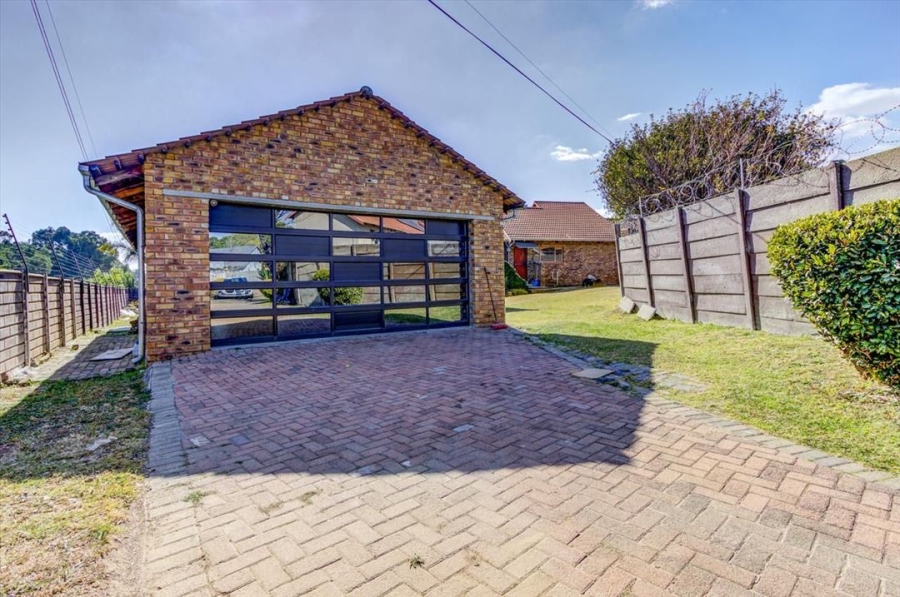3 Bedroom Property for Sale in Birch Acres Gauteng