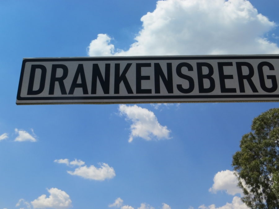  Bedroom Property for Sale in Alrode Gauteng