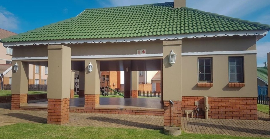 2 Bedroom Property for Sale in Terenure Gauteng