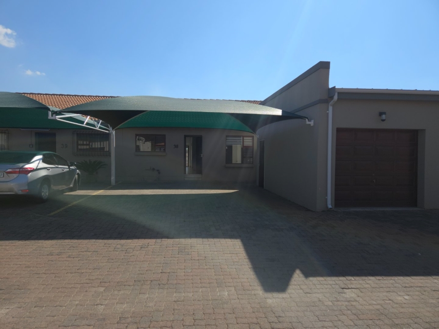 To Let 2 Bedroom Property for Rent in Hughes Gauteng