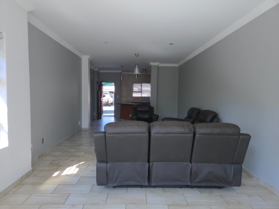 To Let 2 Bedroom Property for Rent in Hughes Gauteng