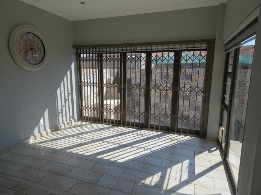 To Let 2 Bedroom Property for Rent in Hughes Gauteng