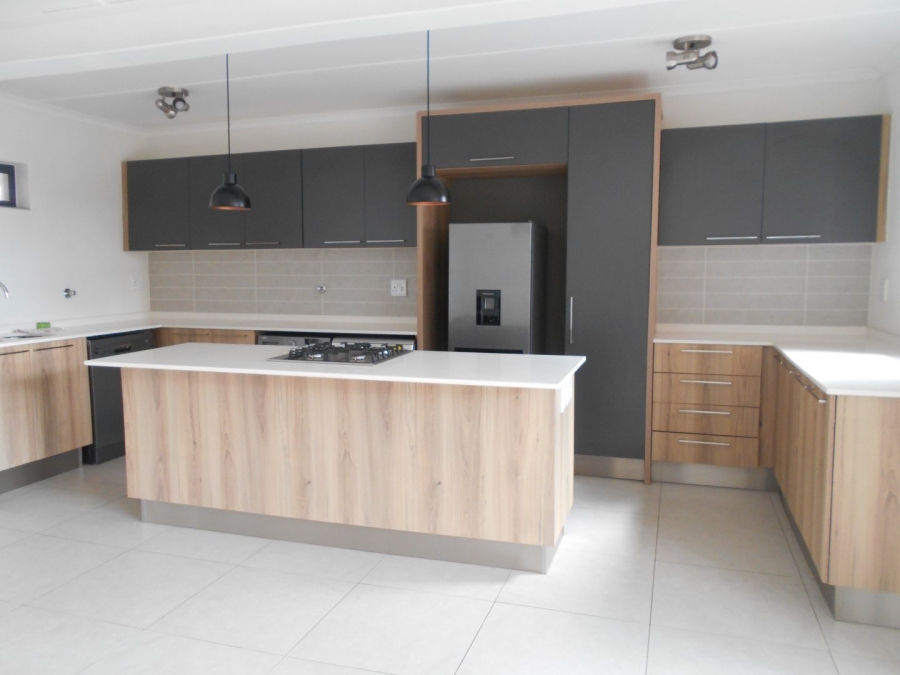 To Let 2 Bedroom Property for Rent in Glen Marais Gauteng