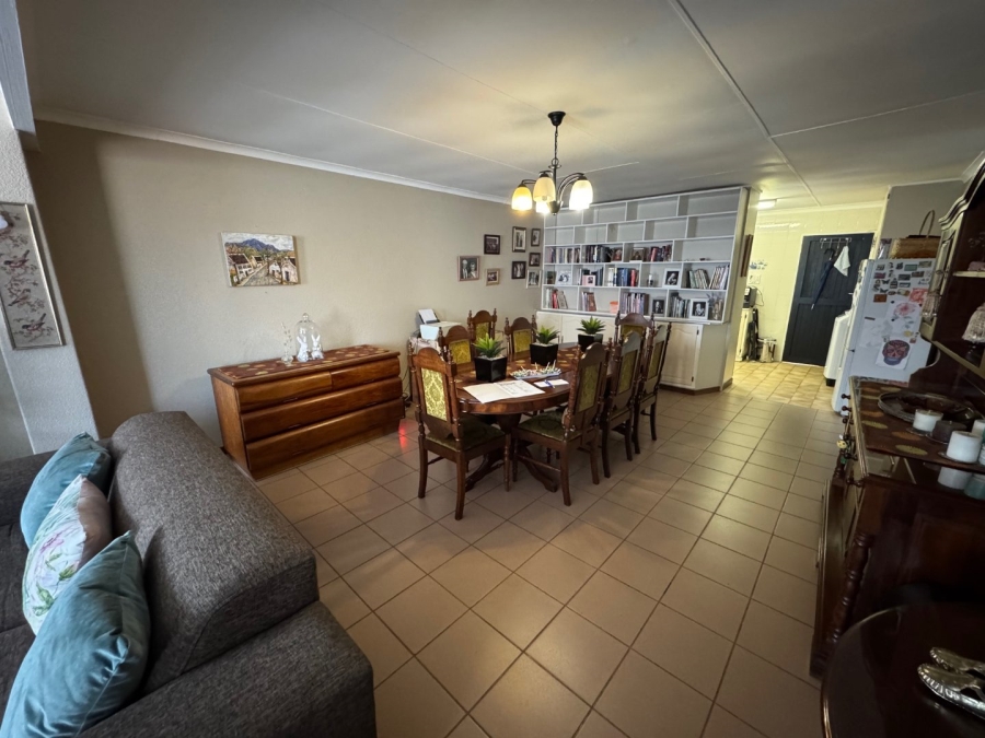 2 Bedroom Property for Sale in Glen Marais Gauteng