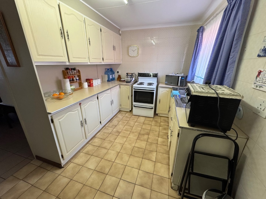 2 Bedroom Property for Sale in Glen Marais Gauteng
