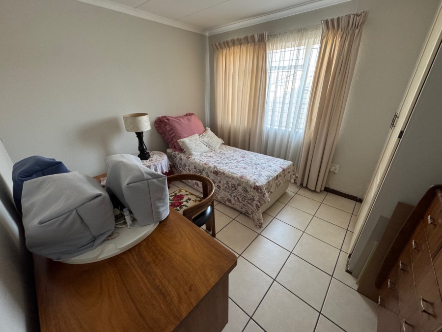 2 Bedroom Property for Sale in Glen Marais Gauteng