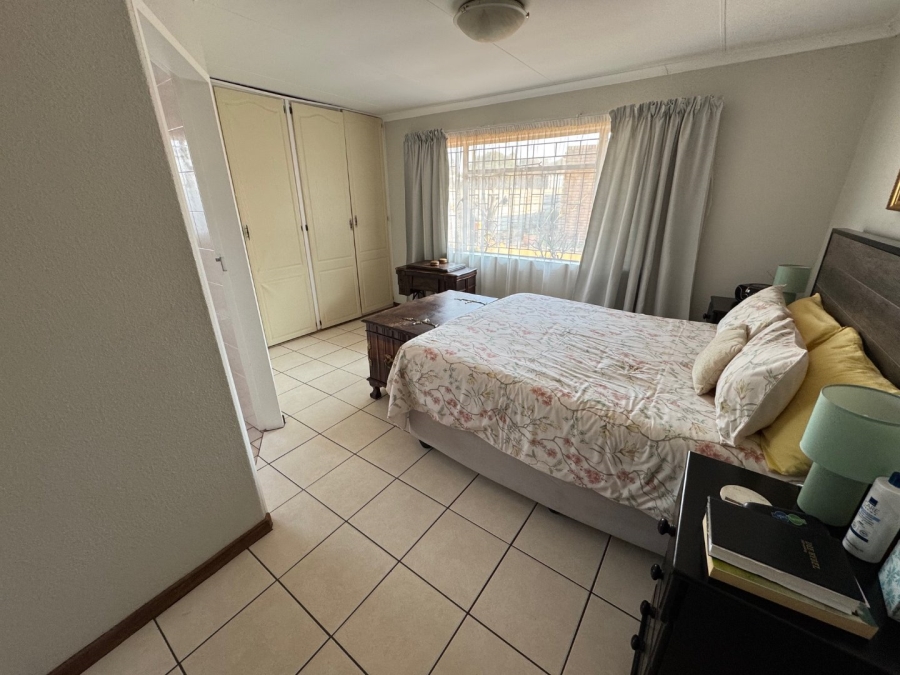 2 Bedroom Property for Sale in Glen Marais Gauteng
