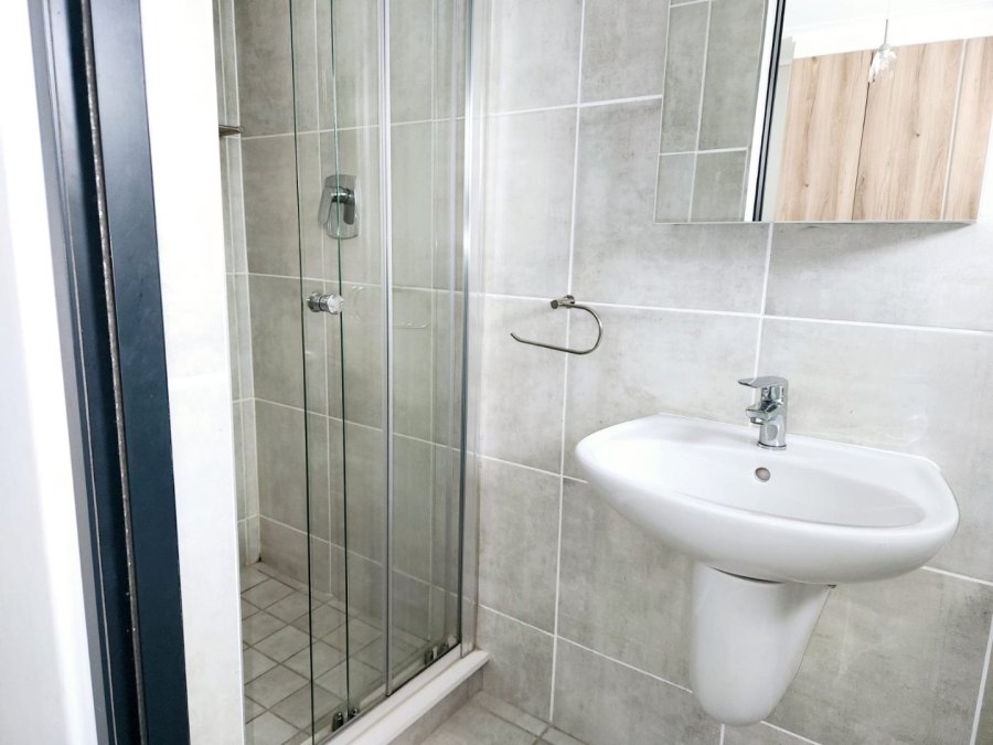 To Let 1 Bedroom Property for Rent in Witfield Gauteng