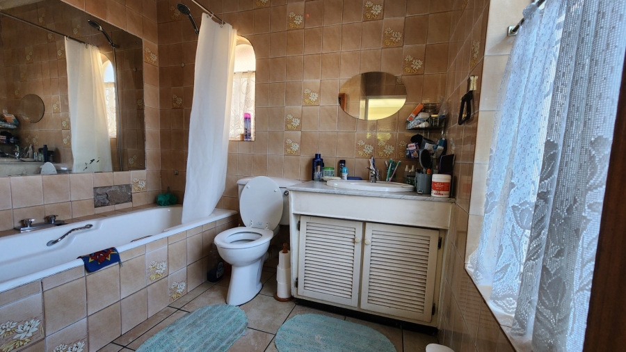 4 Bedroom Property for Sale in Rembrandt Park Gauteng