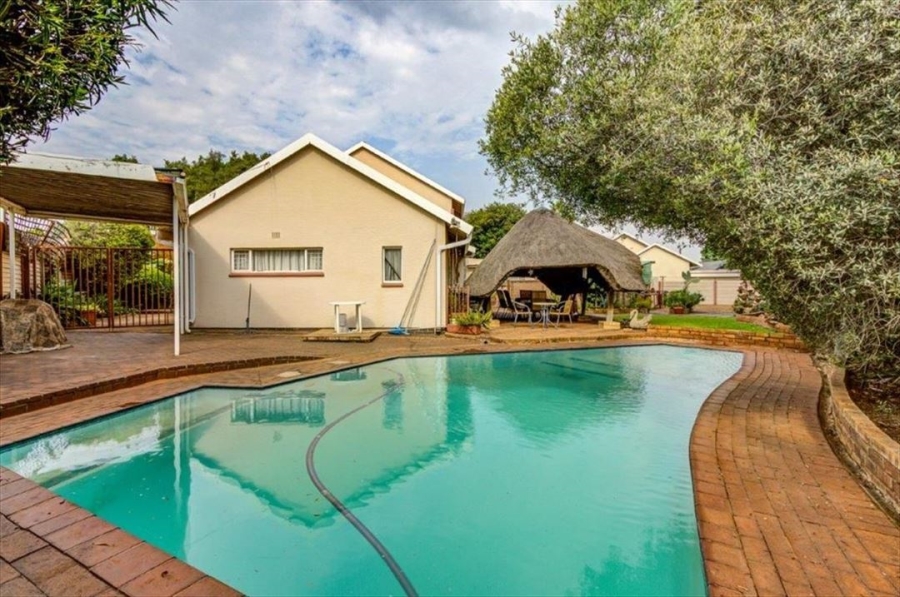 4 Bedroom Property for Sale in Birchleigh Gauteng