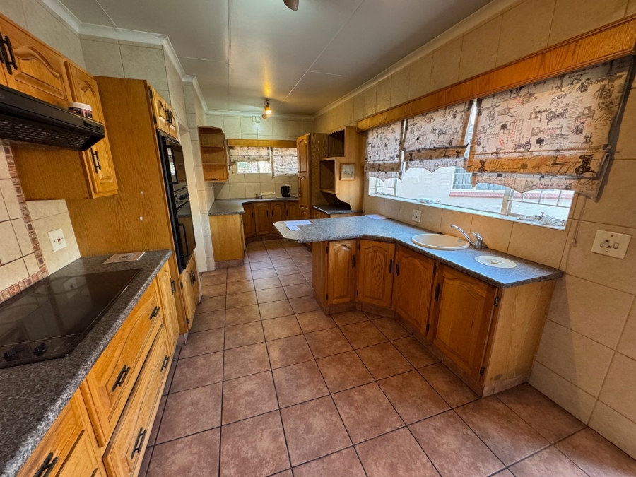 4 Bedroom Property for Sale in Birchleigh Gauteng