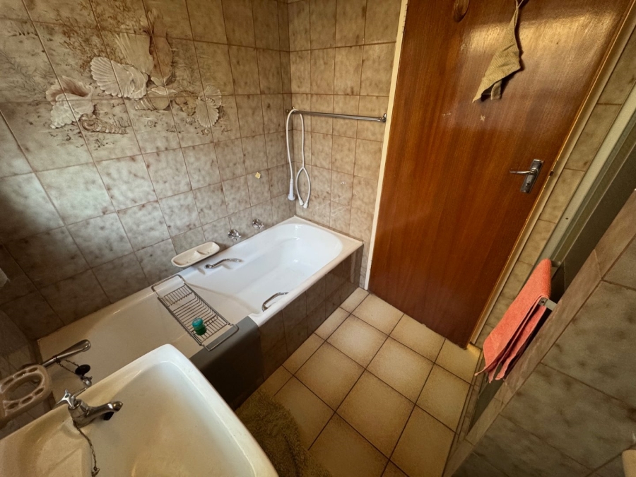 4 Bedroom Property for Sale in Birchleigh Gauteng