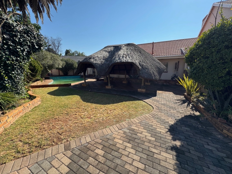 4 Bedroom Property for Sale in Birchleigh Gauteng