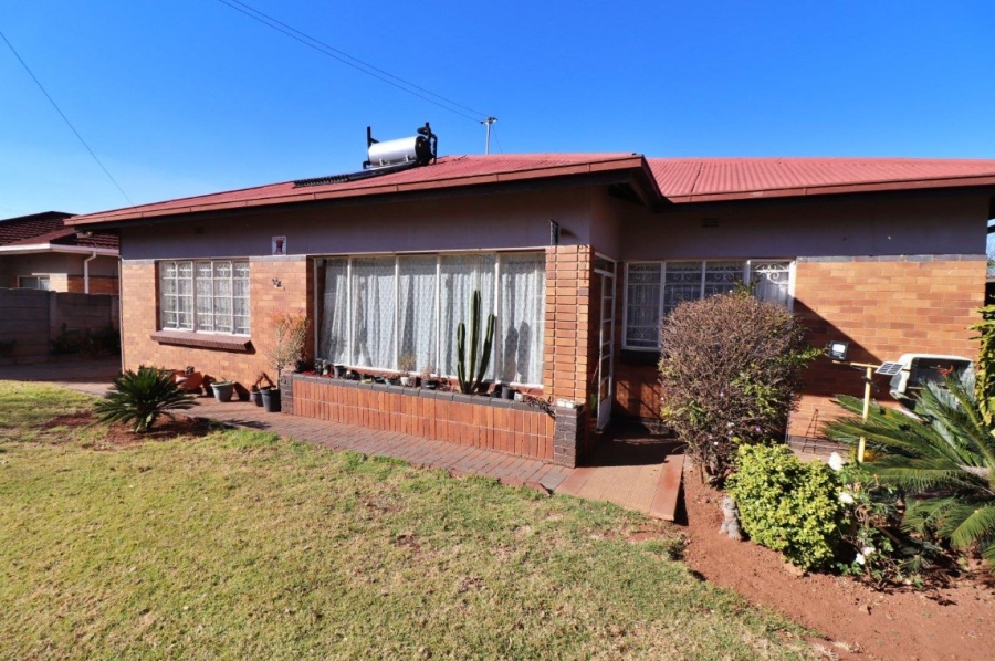3 Bedroom Property for Sale in Symhurst Gauteng