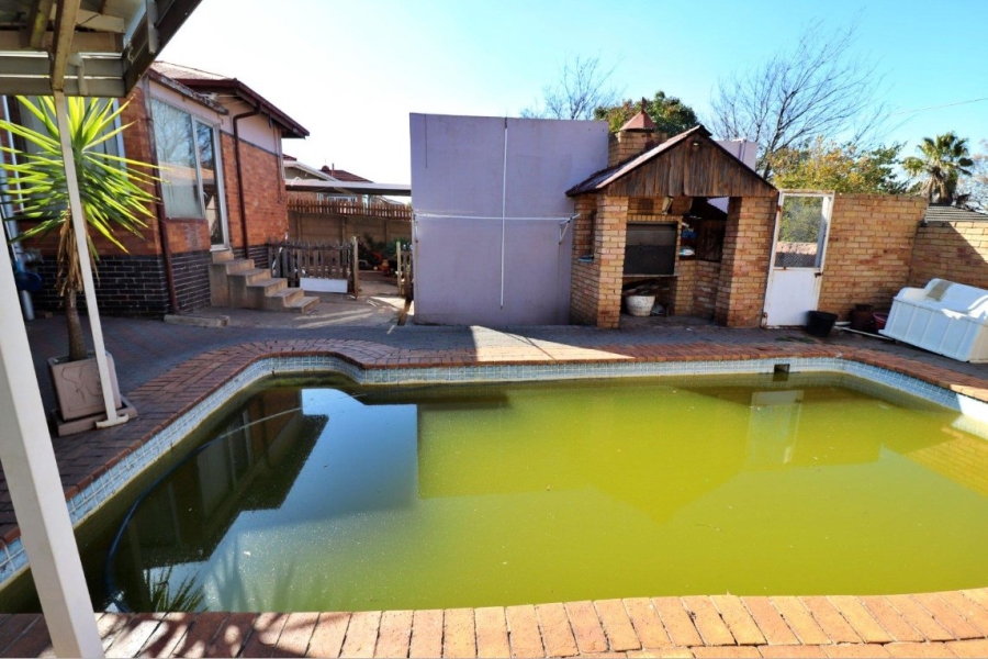 3 Bedroom Property for Sale in Symhurst Gauteng