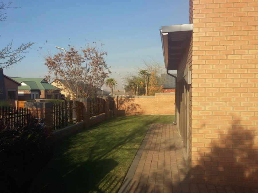To Let 3 Bedroom Property for Rent in Retire at Midstream Gauteng