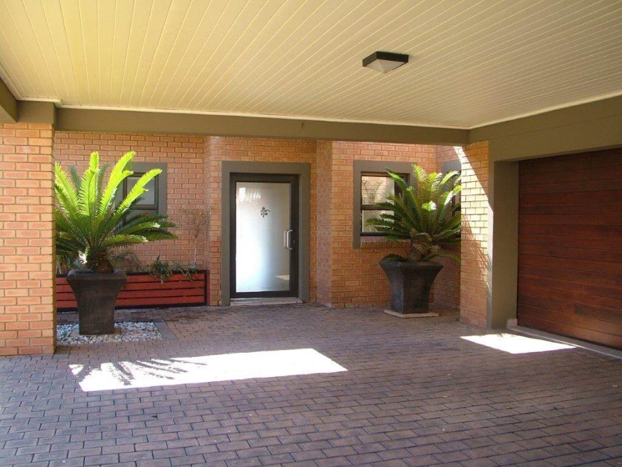 To Let 3 Bedroom Property for Rent in Retire at Midstream Gauteng