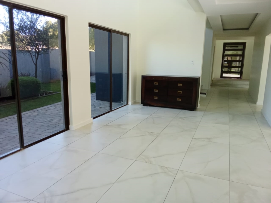 5 Bedroom Property for Sale in Eye of Africa Gauteng