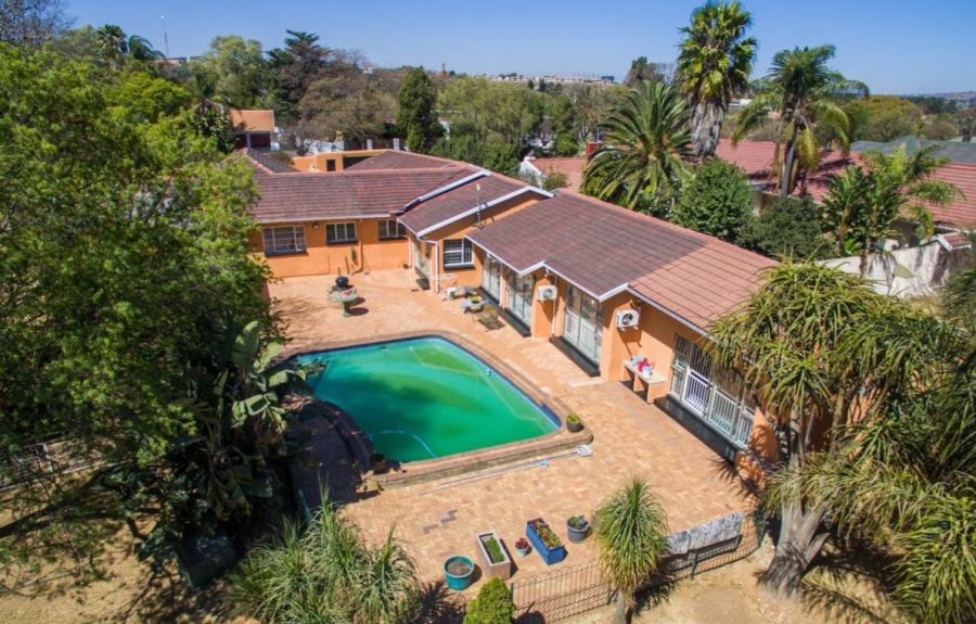 5 Bedroom Property for Sale in Lombardy East Gauteng