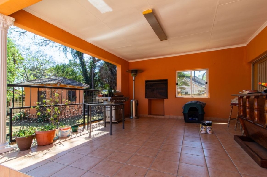 5 Bedroom Property for Sale in Lombardy East Gauteng