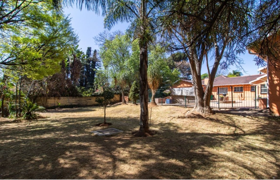 5 Bedroom Property for Sale in Lombardy East Gauteng