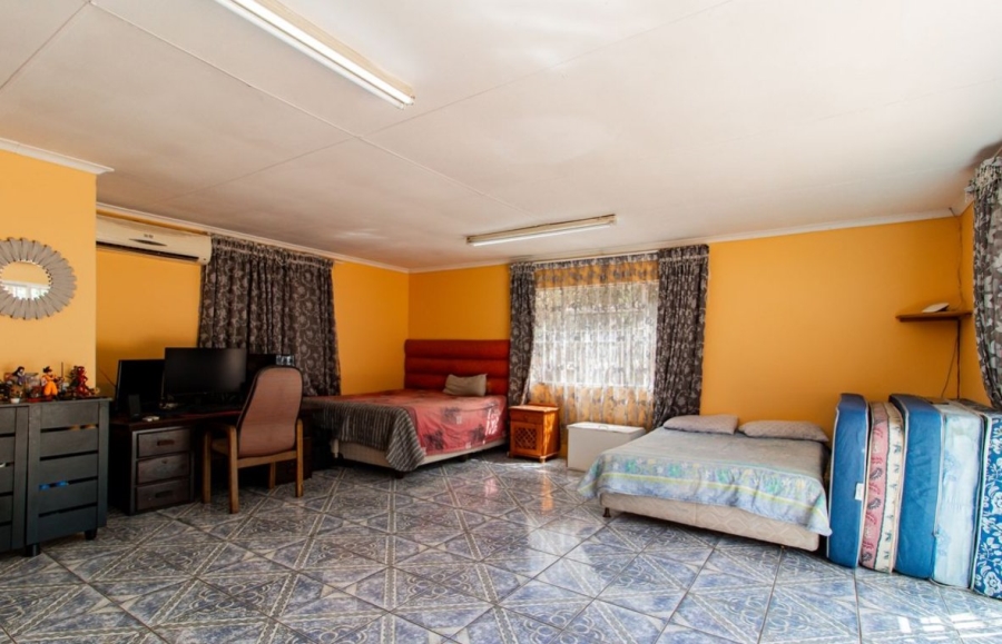 5 Bedroom Property for Sale in Lombardy East Gauteng
