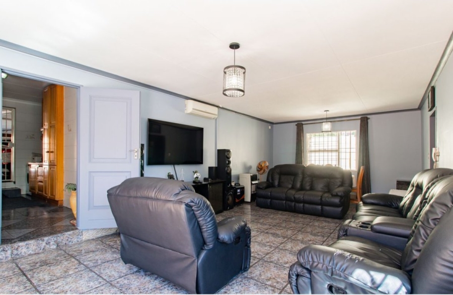 5 Bedroom Property for Sale in Lombardy East Gauteng