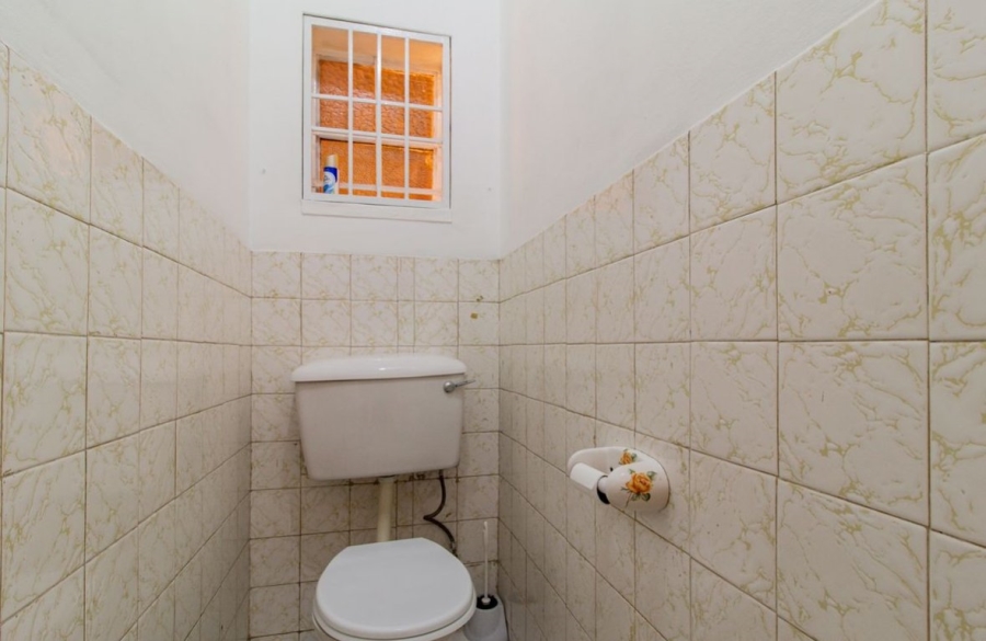 5 Bedroom Property for Sale in Lombardy East Gauteng