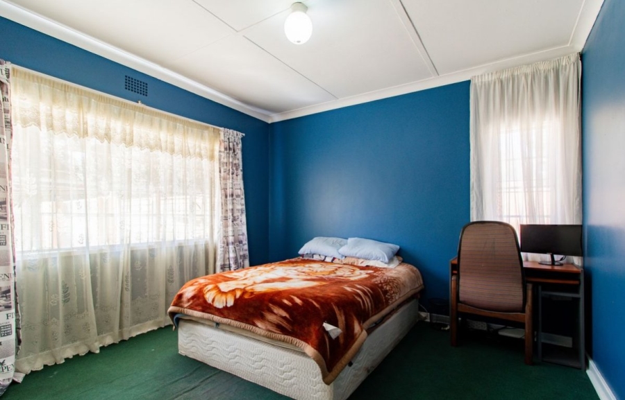5 Bedroom Property for Sale in Lombardy East Gauteng