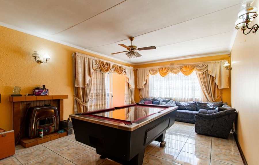 5 Bedroom Property for Sale in Lombardy East Gauteng