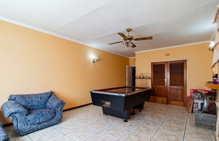 5 Bedroom Property for Sale in Lombardy East Gauteng