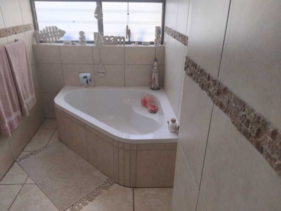 4 Bedroom Property for Sale in Kensington Gauteng