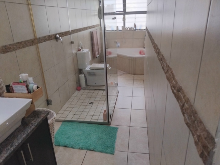 4 Bedroom Property for Sale in Kensington Gauteng