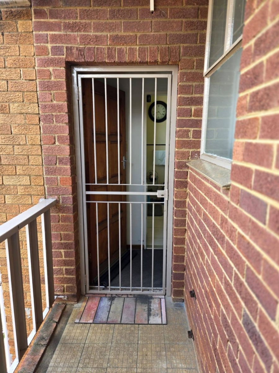 2 Bedroom Property for Sale in Moregloed Gauteng